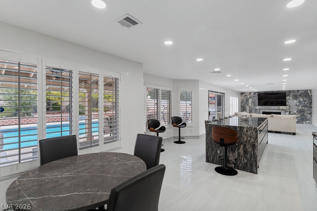 9404 Low Tide Court Property Photo 16