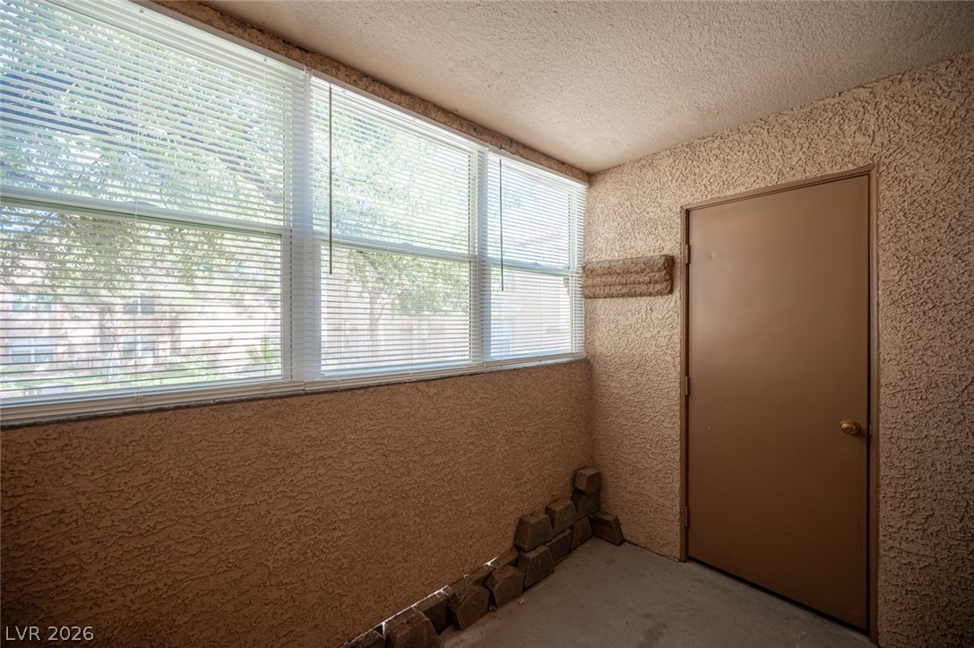 1150 North Buffalo Drive 1098 Property Photo 39