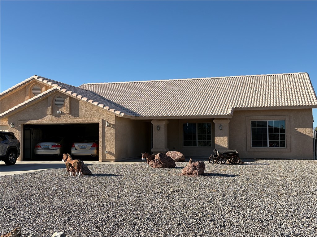 850 West Calvada Boulevard Property Photo 2