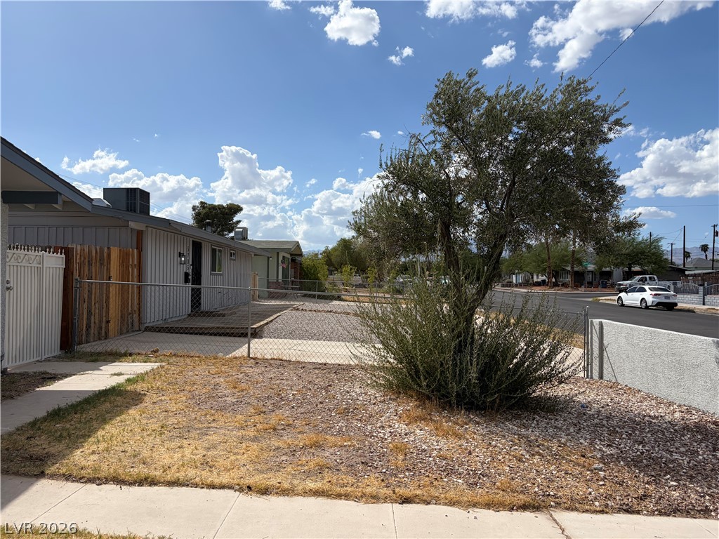 5701 Evergreen Avenue Property Photo 3