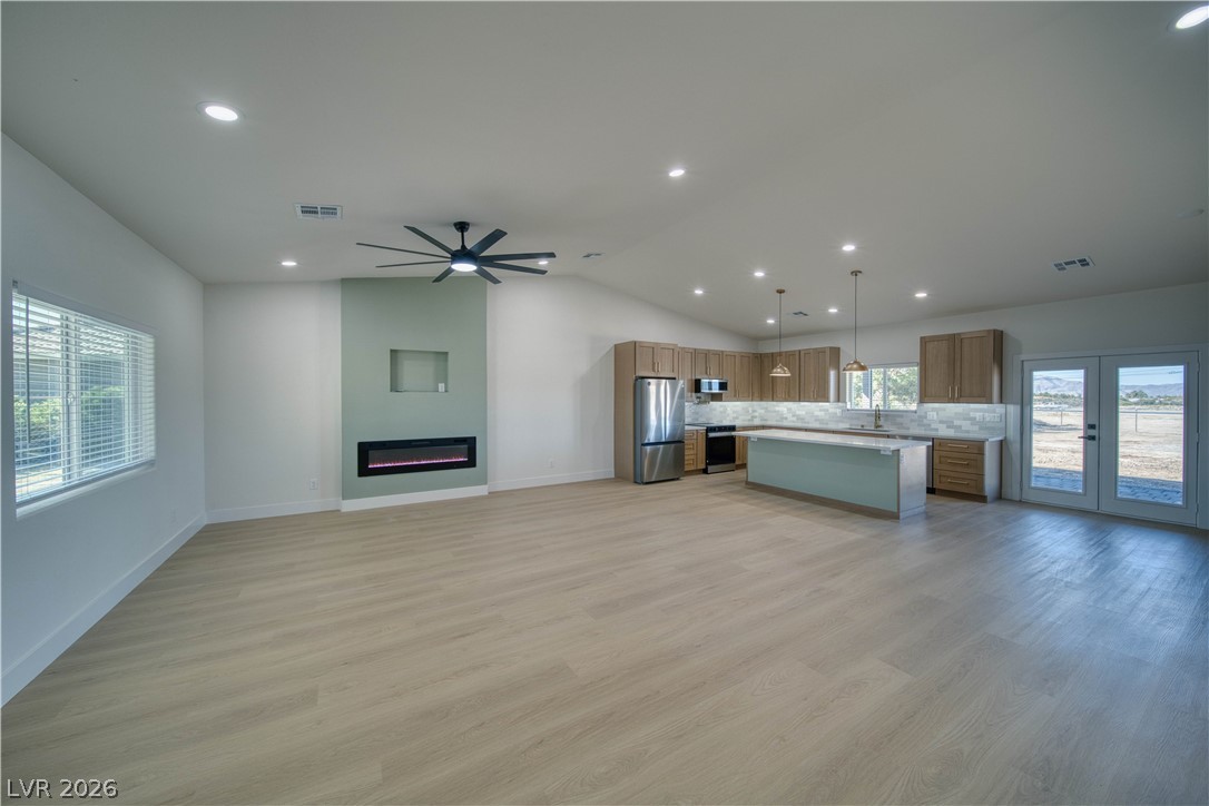 2520 South Yakima Avenue Property Photo 3