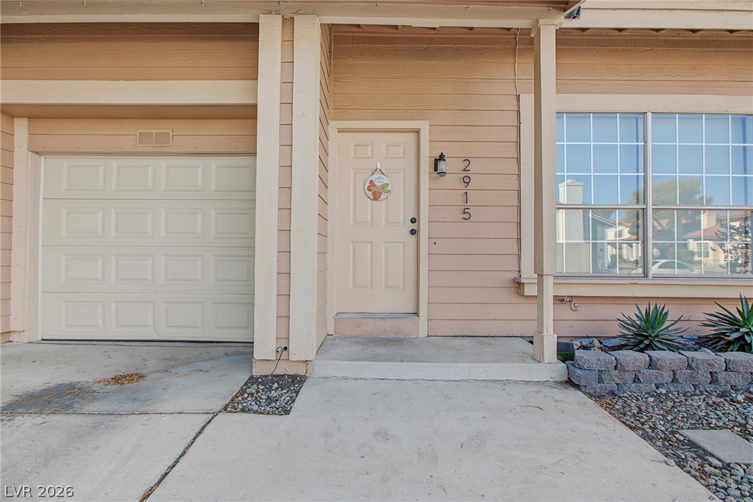 2915 Pine Nut Way Property Photo 2