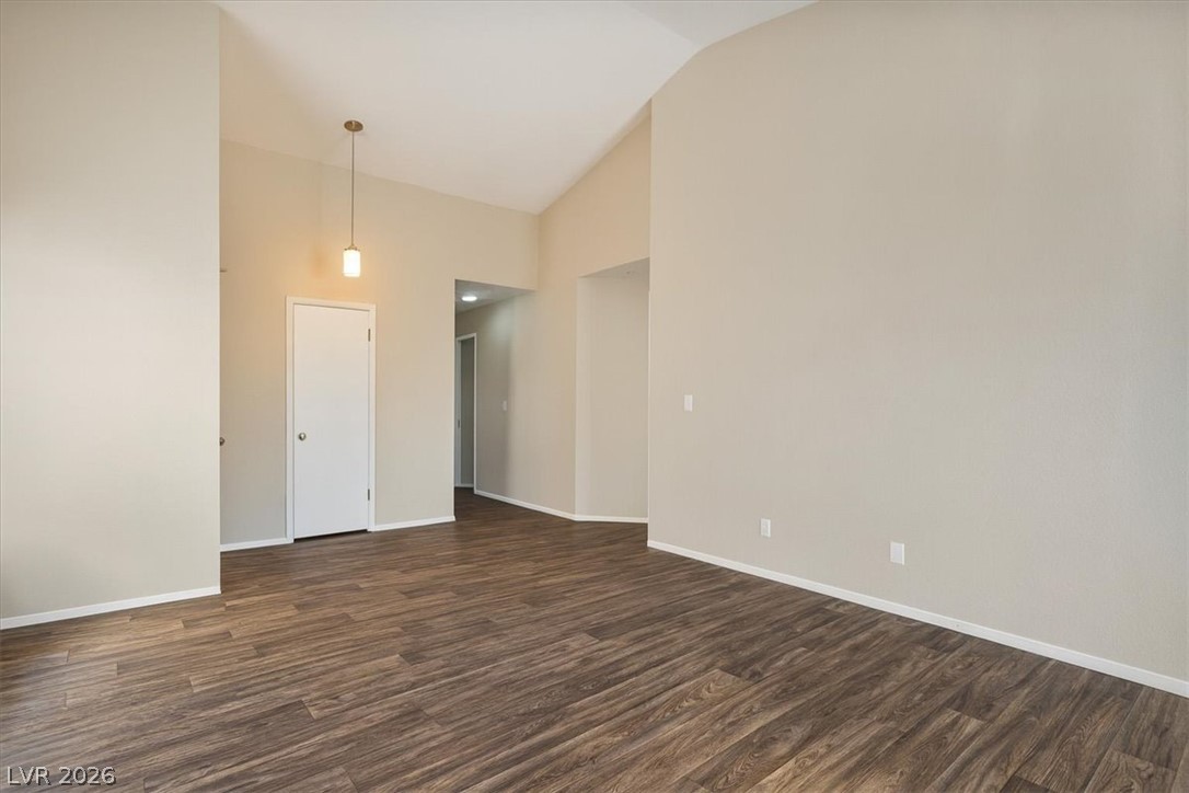 4349 Faberge Avenue Property Photo 9