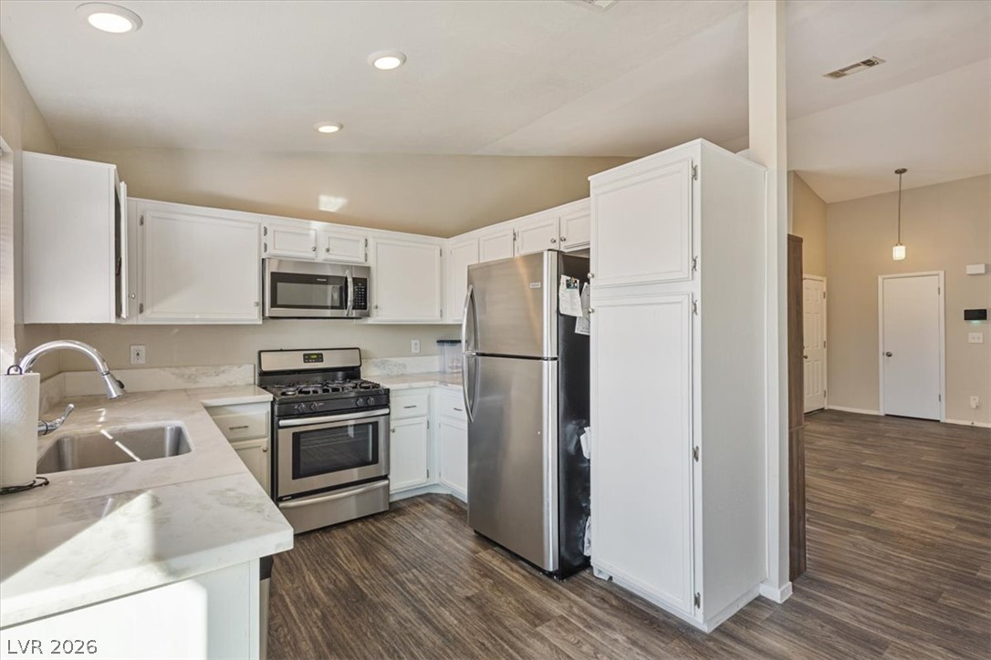 4349 Faberge Avenue Property Photo 10