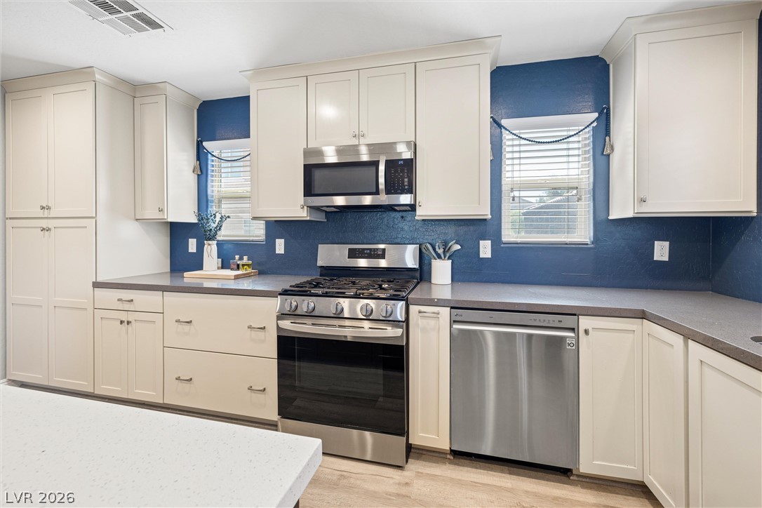 8944 Red Tapestry Court Property Photo 3