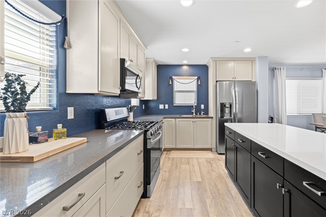 8944 Red Tapestry Court Property Photo 4