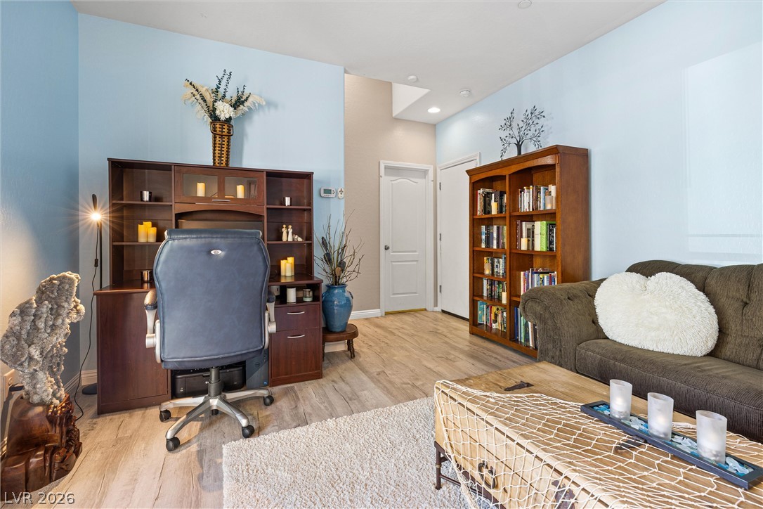 8944 Red Tapestry Court Property Photo 13