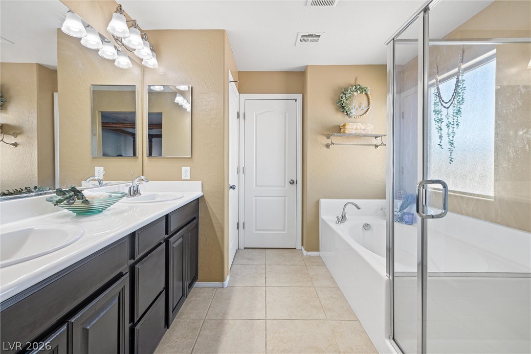 8944 Red Tapestry Court Property Photo 17