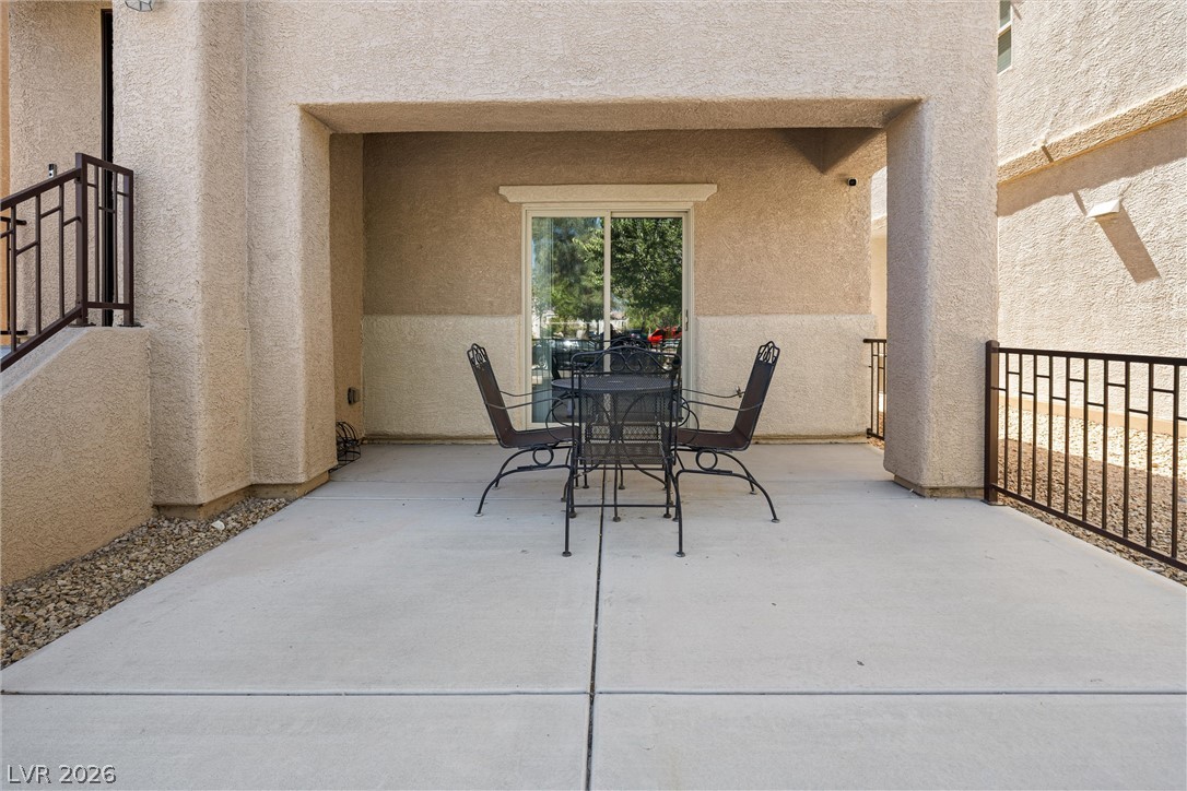 8944 Red Tapestry Court Property Photo 27