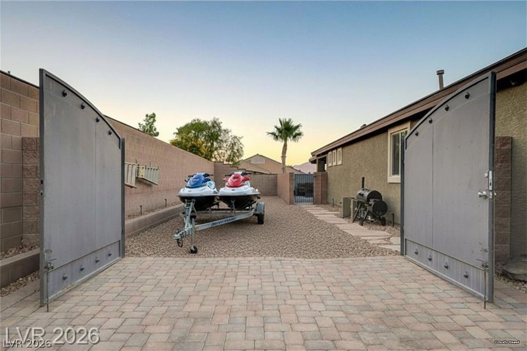 10430 West Amulet Ridge Court Property Photo 10
