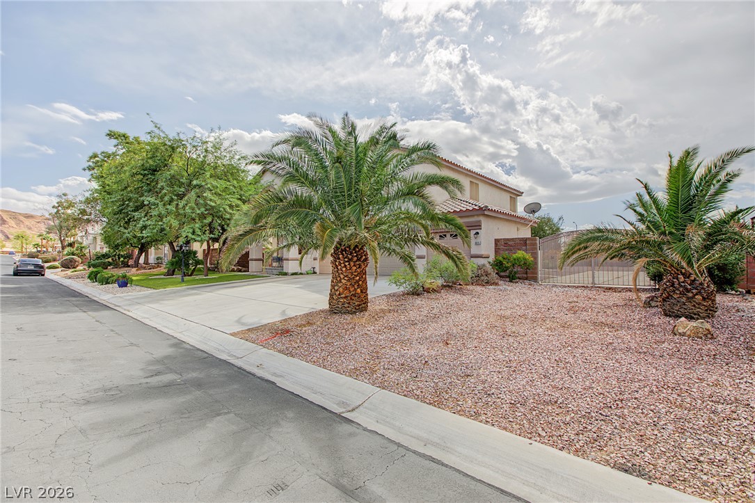 6915 Cedar Basin Avenue Property Photo 4