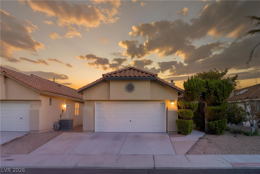 1904 Betsy Ross Drive Property Photo 1
