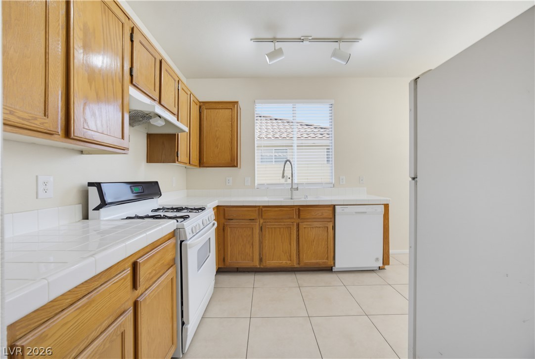 1904 Betsy Ross Drive Property Photo 7