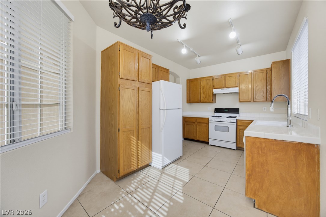 1904 Betsy Ross Drive Property Photo 10