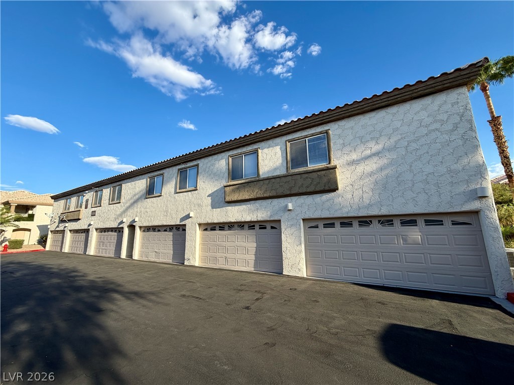 6804 Indian Chief Drive 204 Property Photo 1