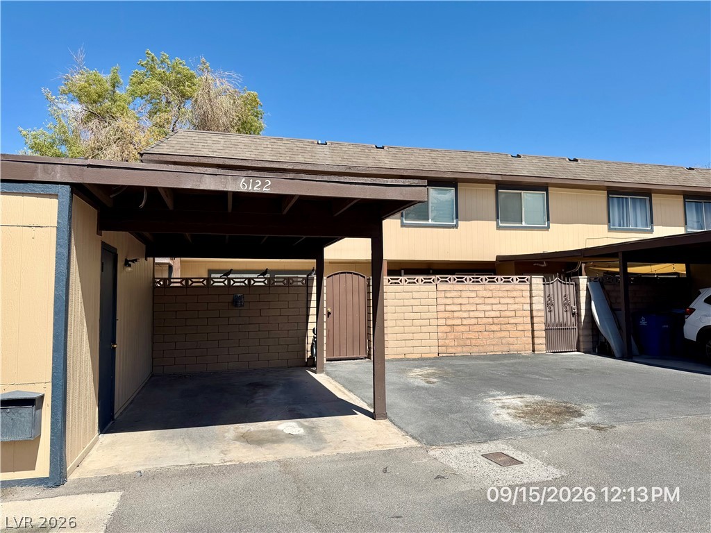 6122 Meadow View Lane Property Photo 3