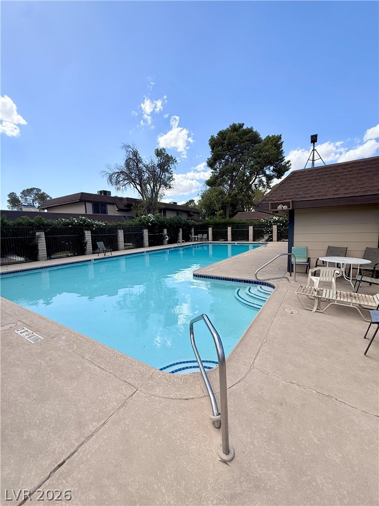 6122 Meadow View Lane Property Photo 4