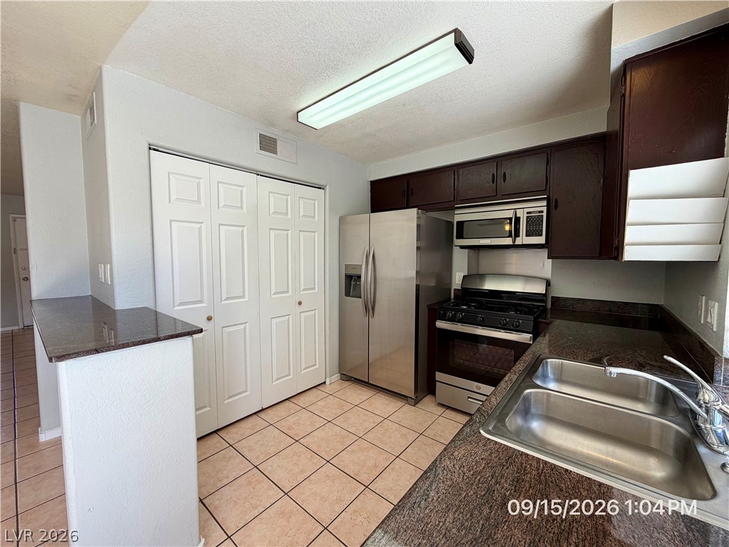 6122 Meadow View Lane Property Photo 8