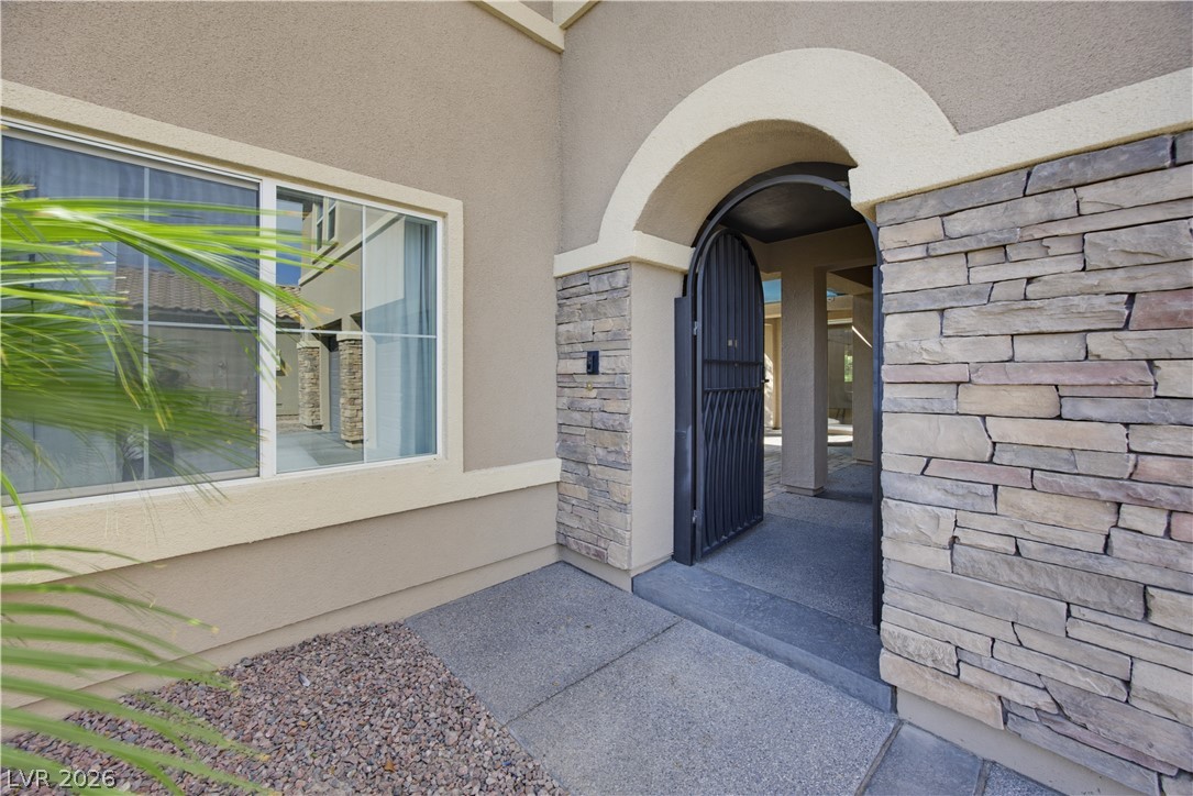 8565 Killians Greens Drive Property Photo 5