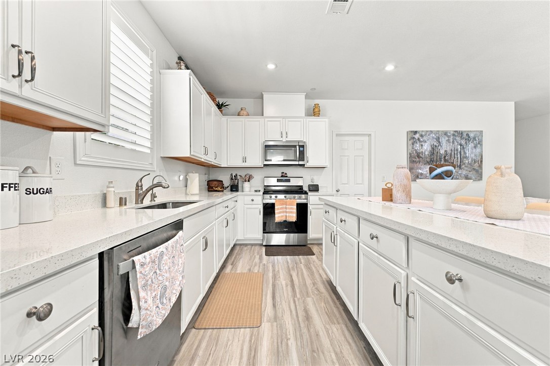 10933 Cilantro Avenue Property Photo 17
