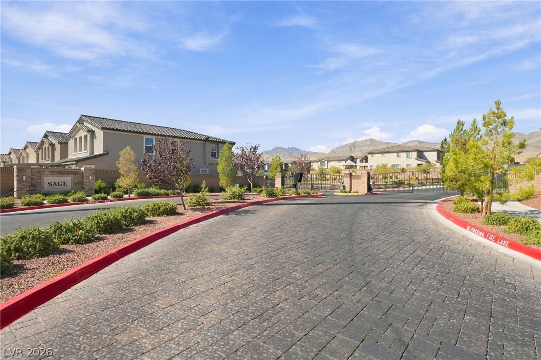 10933 Cilantro Avenue Property Photo 39