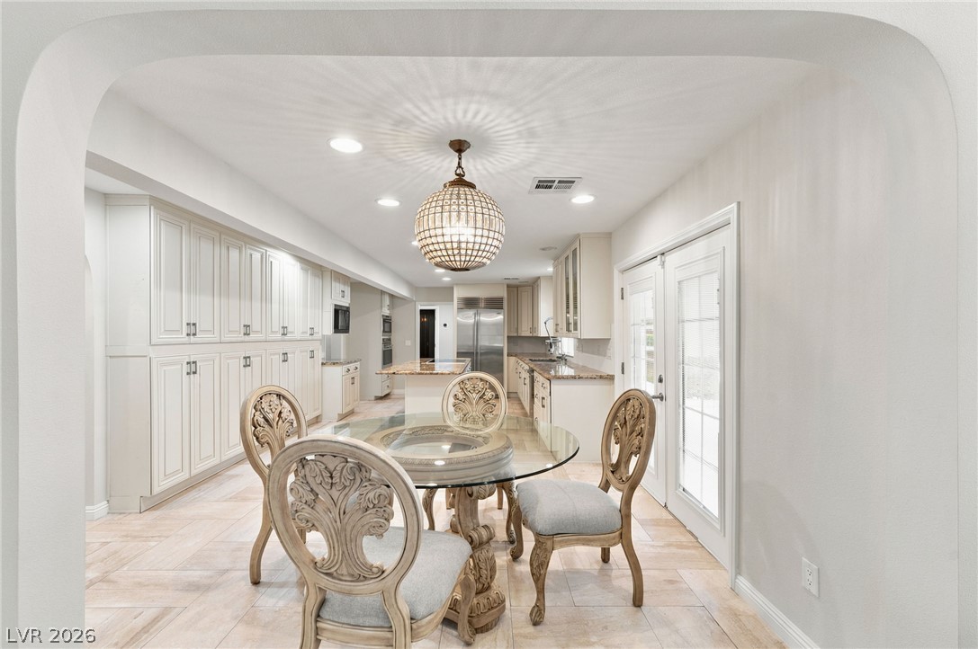 2252 Buckingham Court Property Photo 24