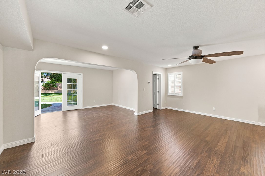 2252 Buckingham Court Property Photo 39