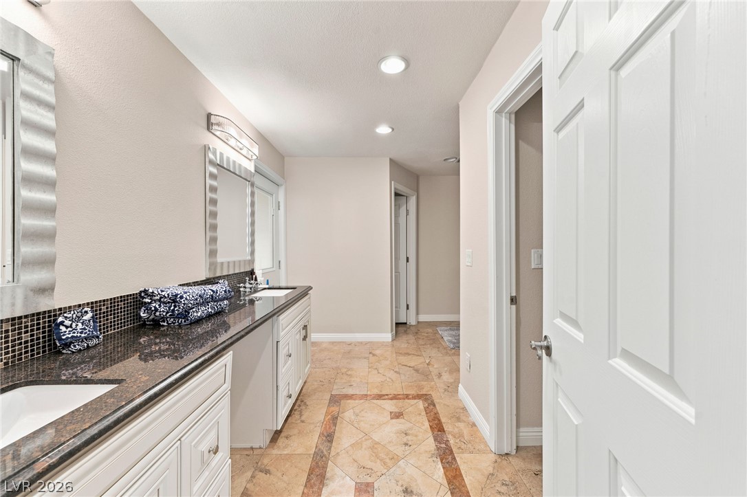 2252 Buckingham Court Property Photo 43
