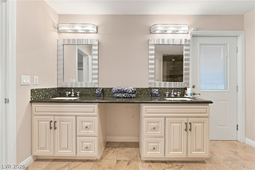 2252 Buckingham Court Property Photo 44