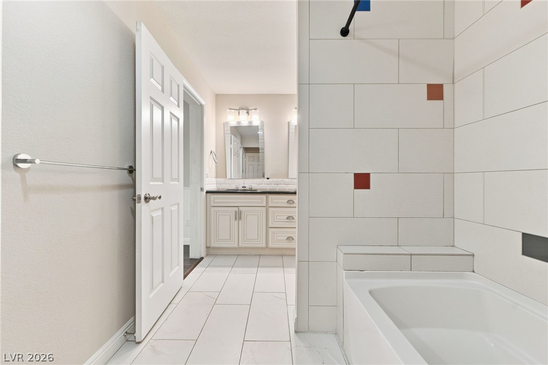 2252 Buckingham Court Property Photo 61