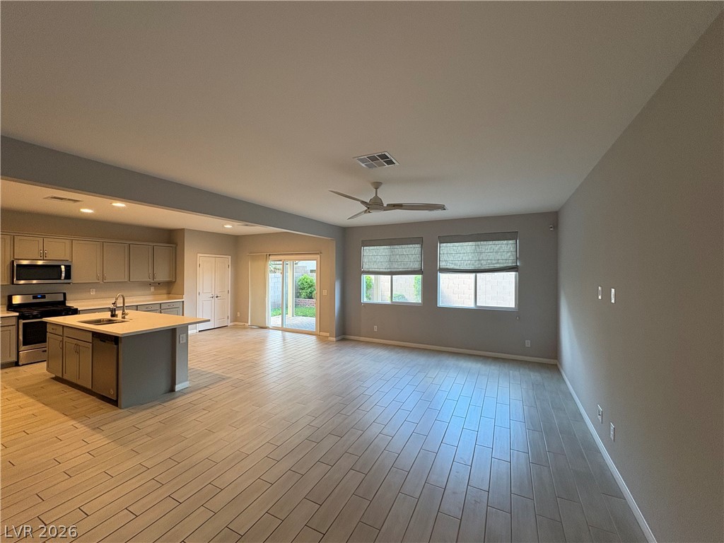 9898 Poplar Point Avenue Property Photo 4