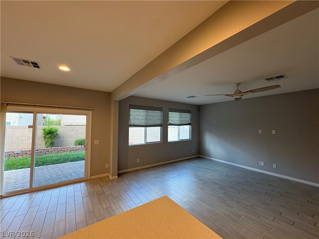 9898 Poplar Point Avenue Property Photo 7