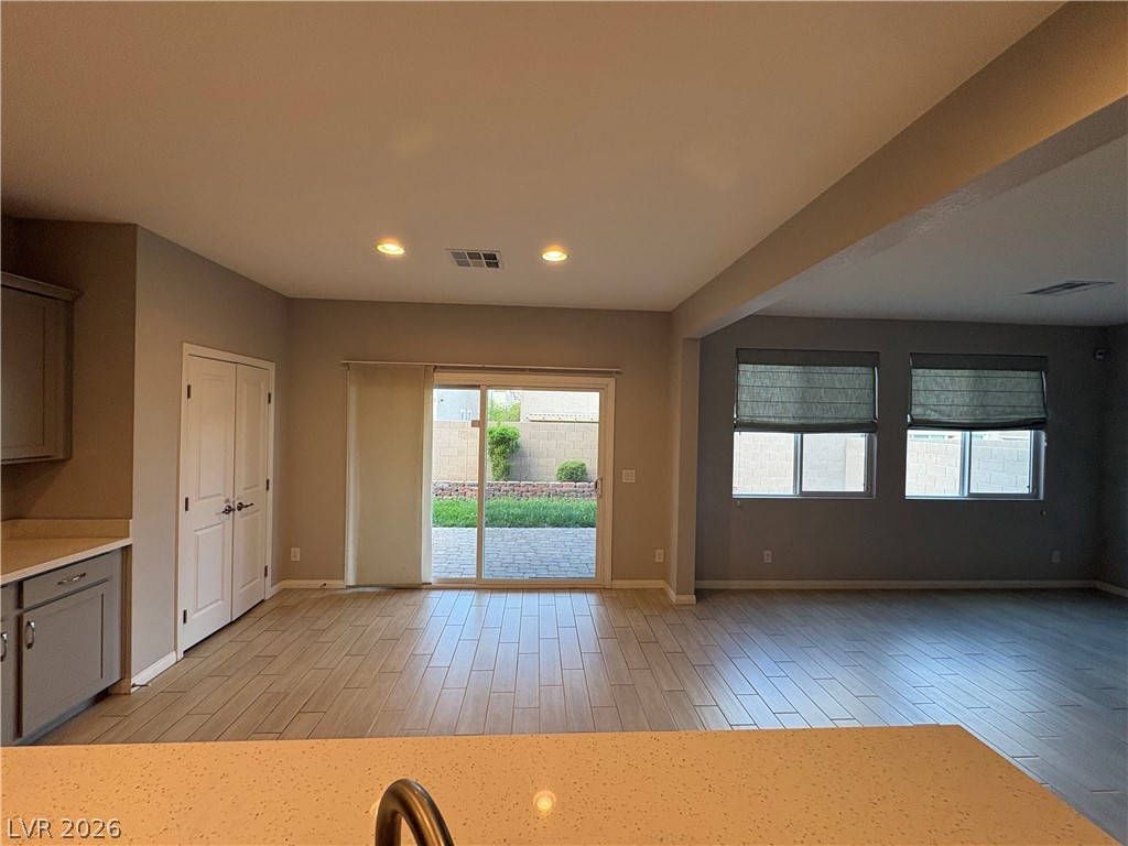 9898 Poplar Point Avenue Property Photo 8
