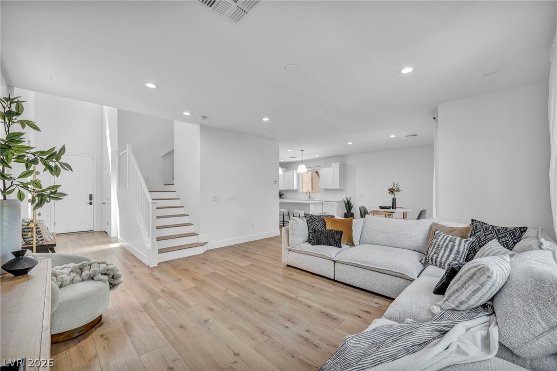 7788 Willow Garden Court Property Photo 8