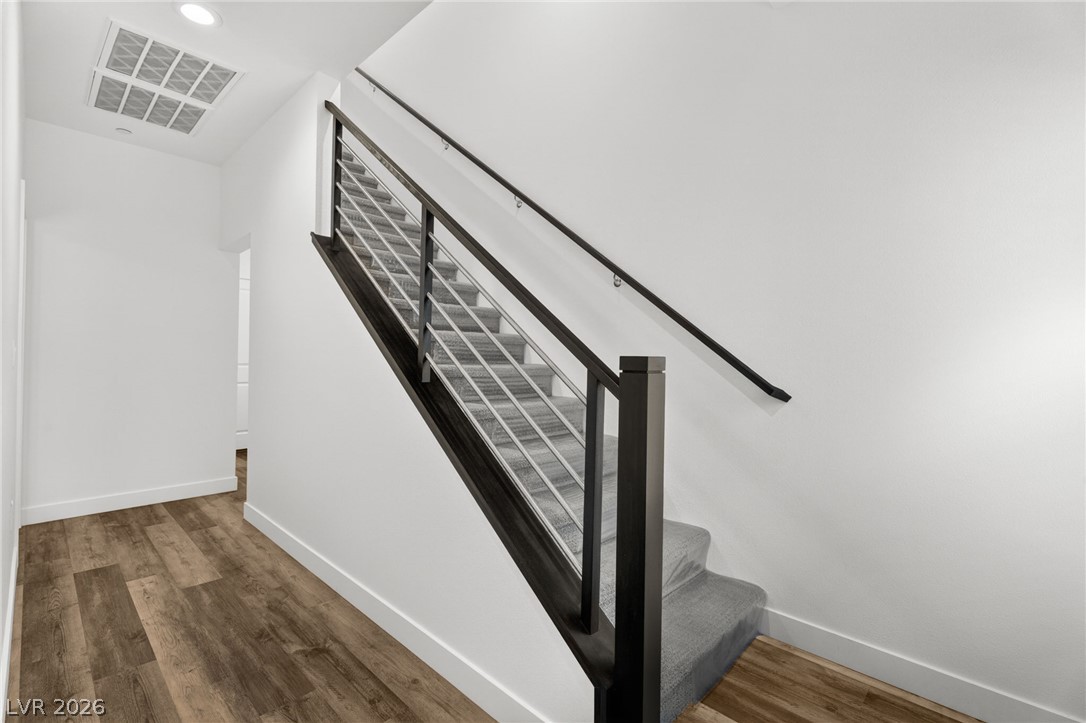 11469 Vibrant Heights Drive Property Photo 2