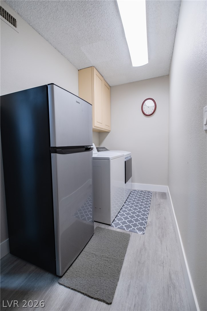 6356 West Viking Road Property Photo 10
