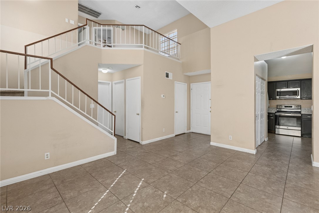 7413 Winter Garden Court Property Photo 8