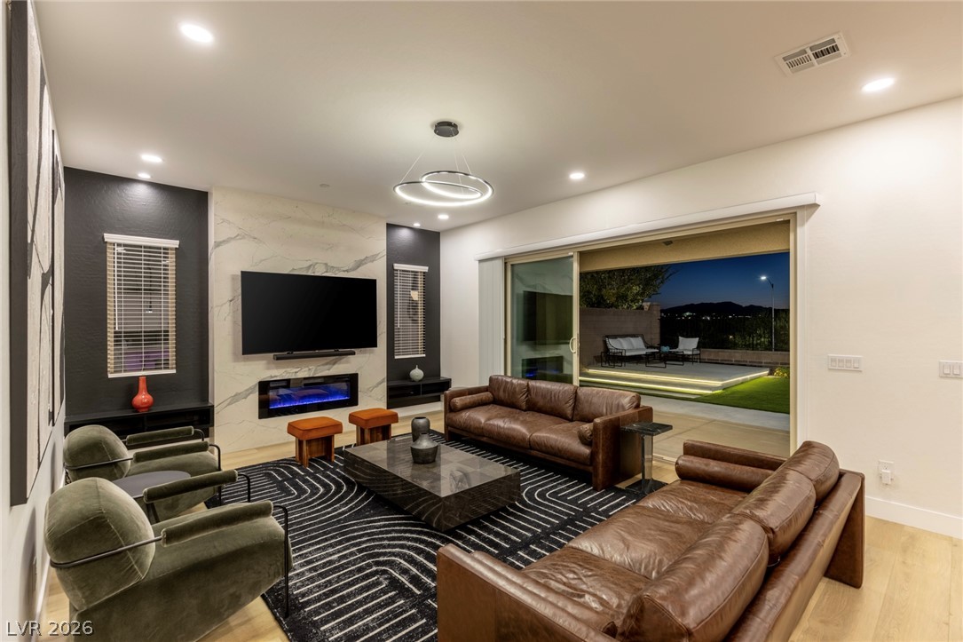 767 Glowing Horizon Street Property Photo 23