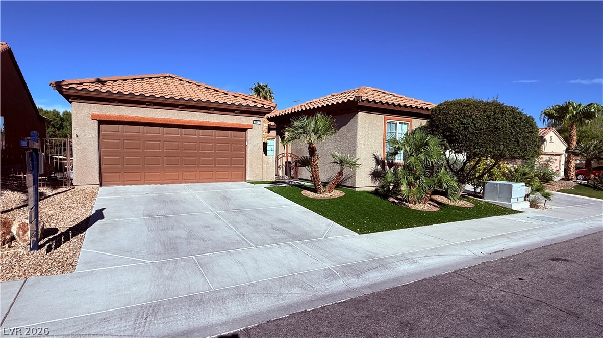 3065 Olivia Heights Avenue Property Photo 2
