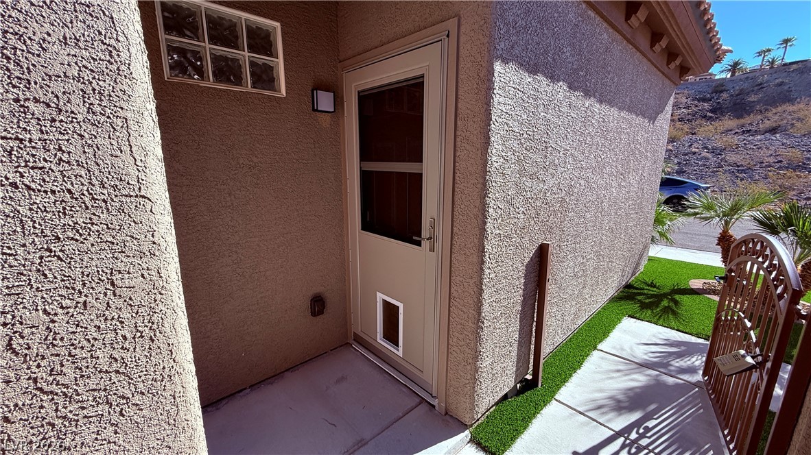 3065 Olivia Heights Avenue Property Photo 5