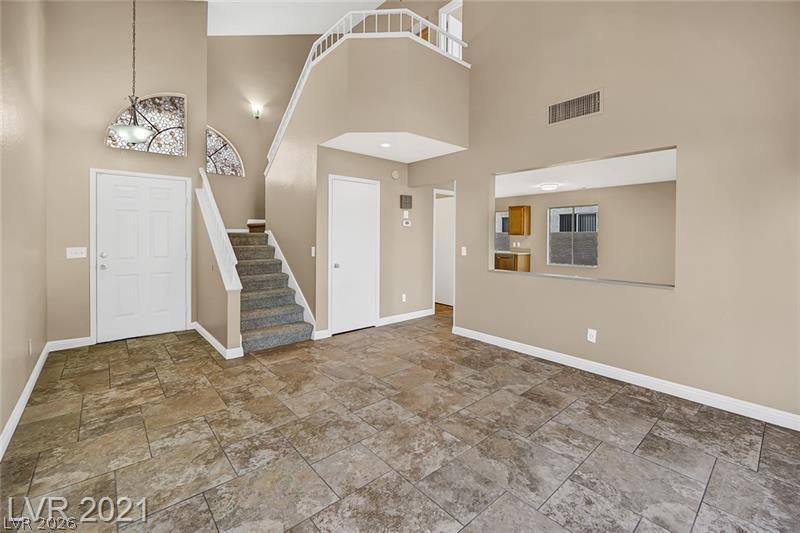 1713 Sierra Hills Way Property Photo 4