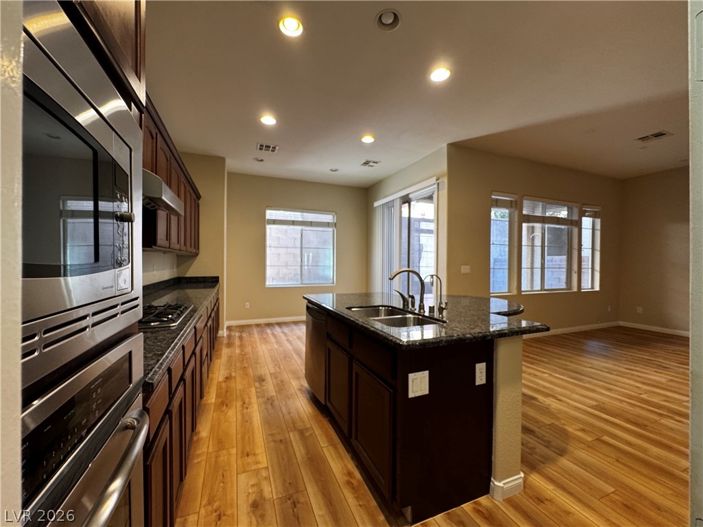 1913 Cape Cod Landing Drive Property Photo 16