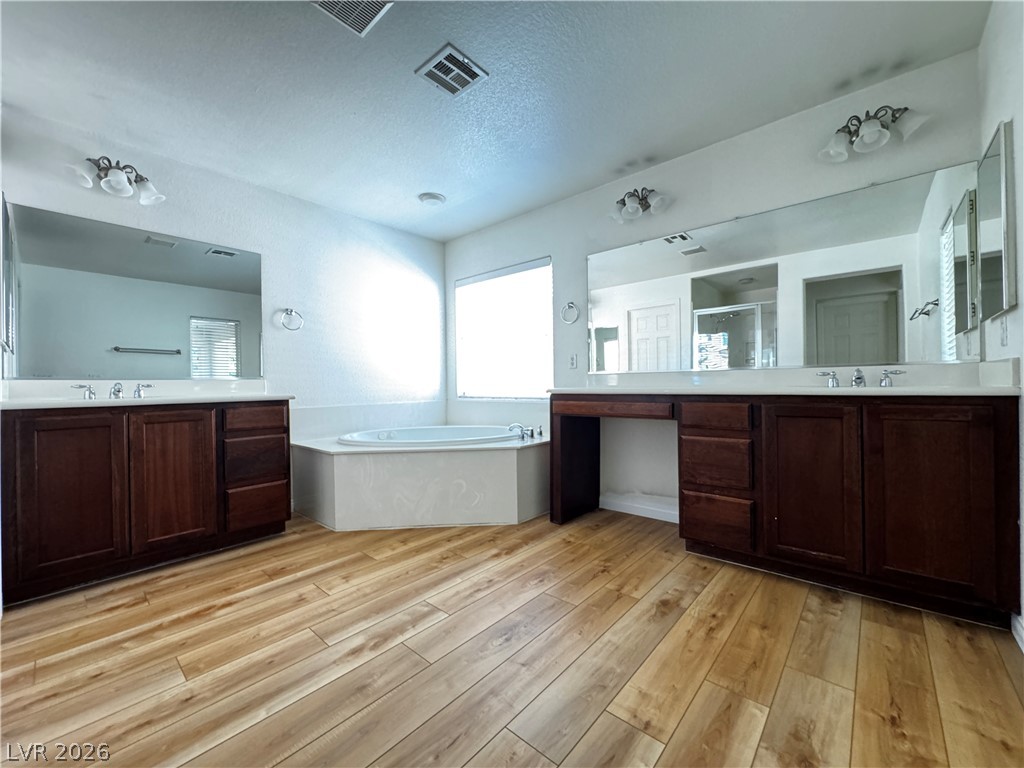 1913 Cape Cod Landing Drive Property Photo 30