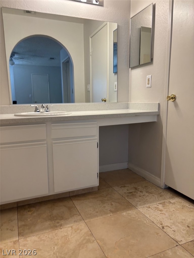 2200 South Fort Apache Road 1025 Property Photo 14