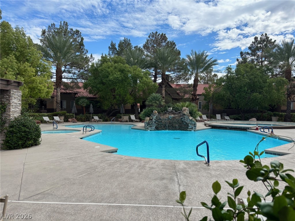 2200 South Fort Apache Road 1025 Property Photo 16