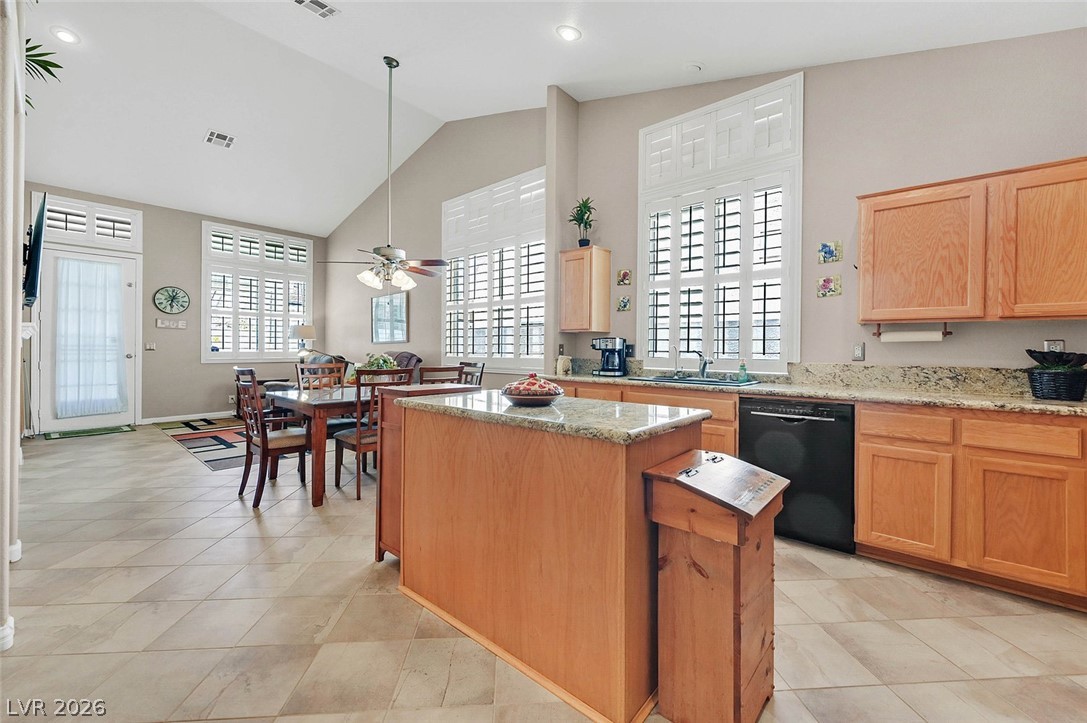 5413 Goldbrush Street Property Photo 12