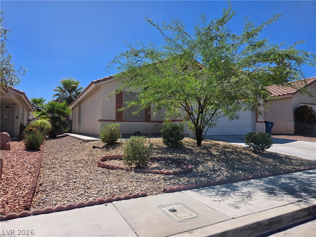625 Alecandro Daniel Avenue Property Photo 2