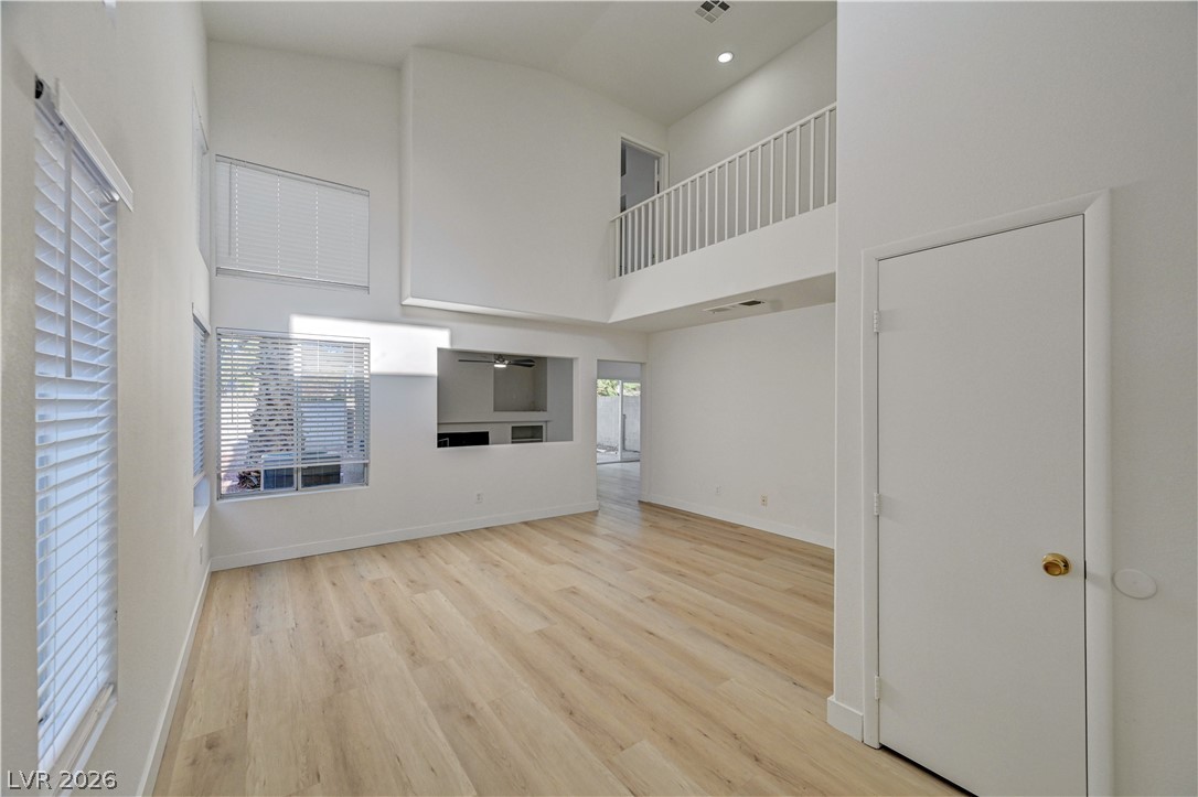 6028 Shadow Oak Drive Property Photo 4