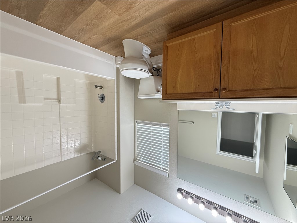 9731 Valmeyer Avenue Property Photo 23