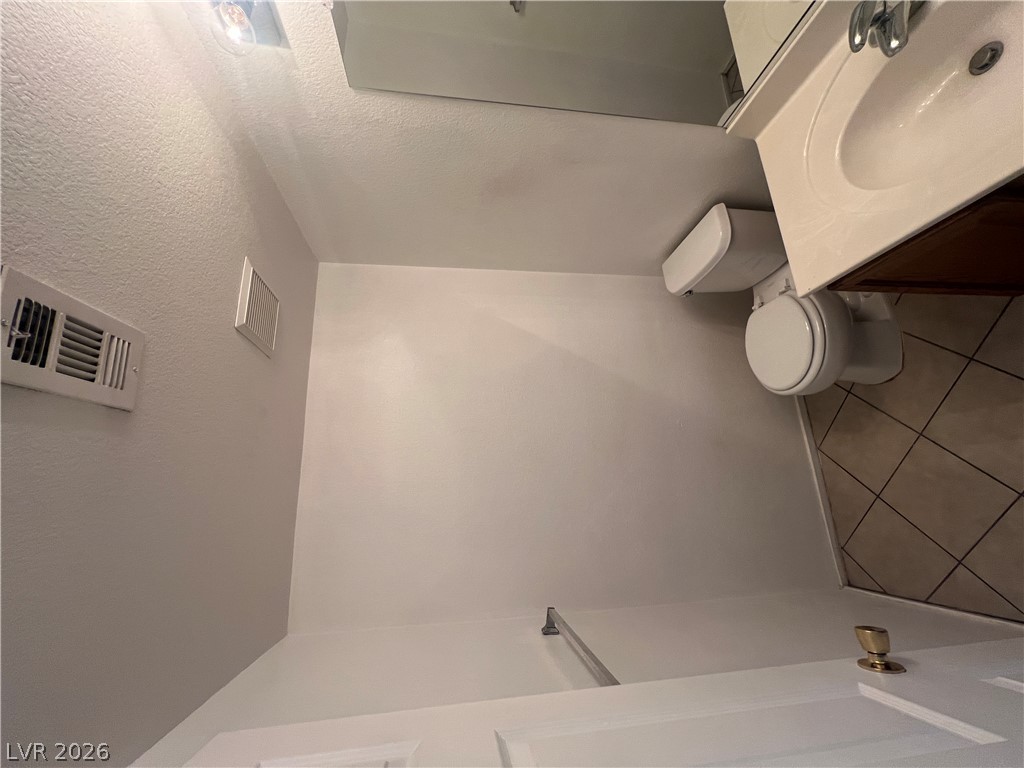 6447 Melville Grove Court Property Photo 9